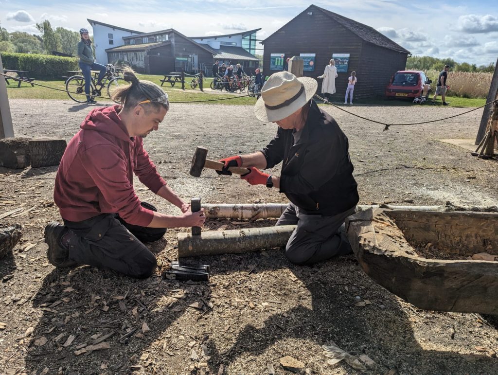 Splitting planks from a tree